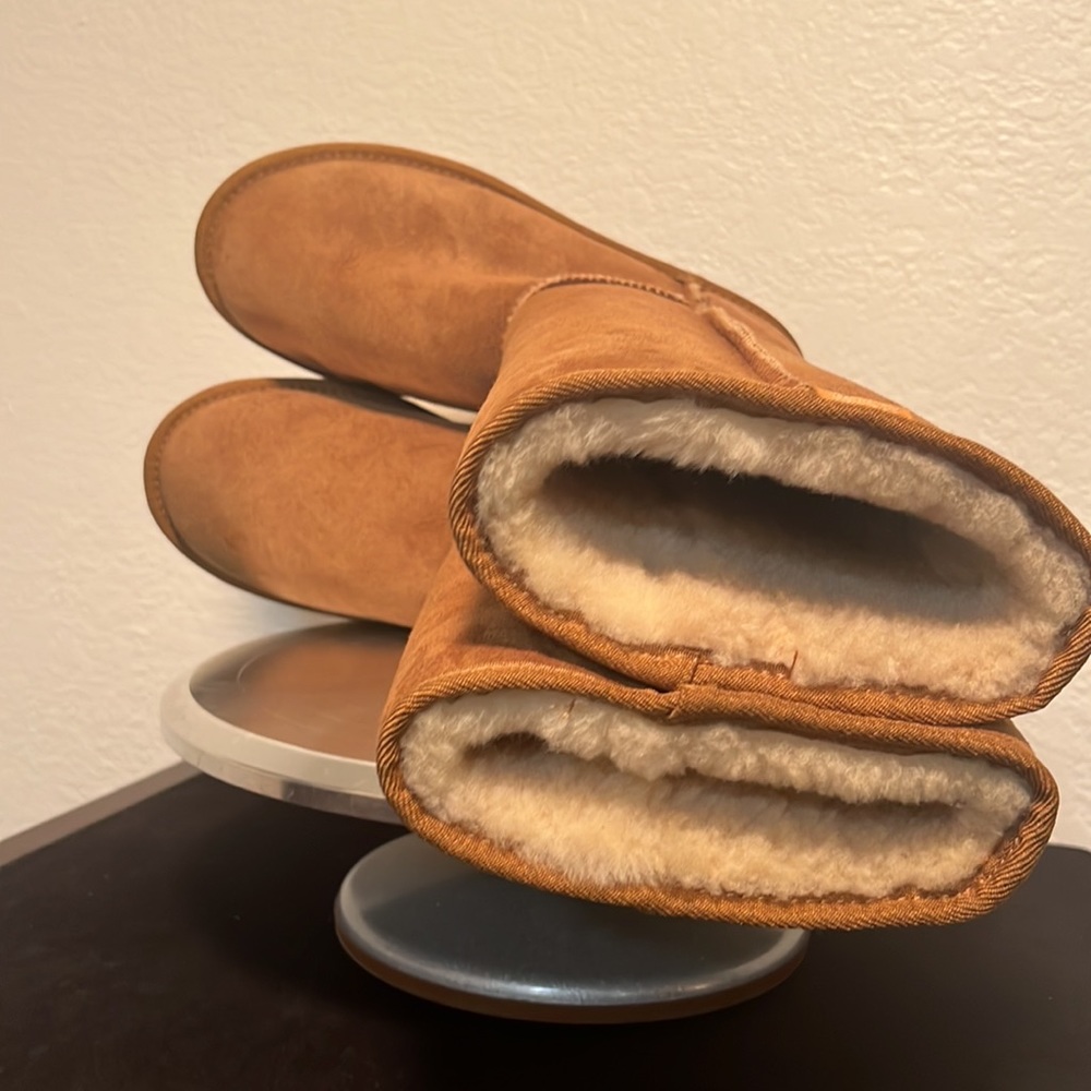 New UGG AUSTRALIA Classic Genuine Shearling Lined Tall Suede Boots Chestnut 🎅🏼 - Picture 9 of 13